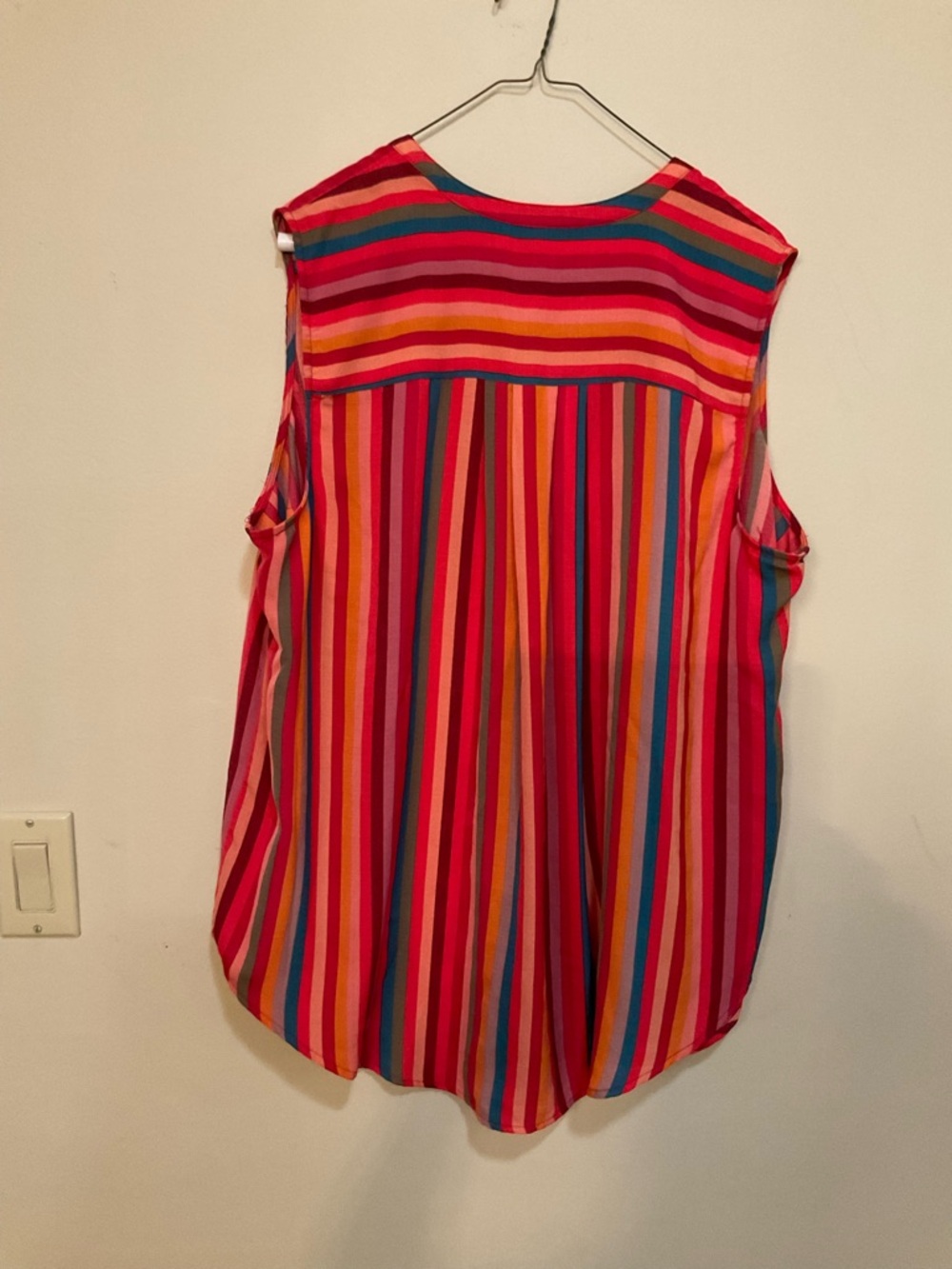 Harper Gauze Button-Front Sleeveless Blouse - Picture 7 of 10